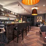 Yachtclub Otel 4*