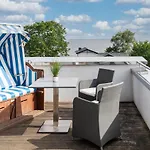 Yachtclub Hotel 4*