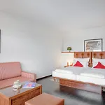 Hotel Yachtclub 4*
