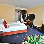 Yachtclub Hotel
