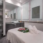 Yachtclub Hotel 4*