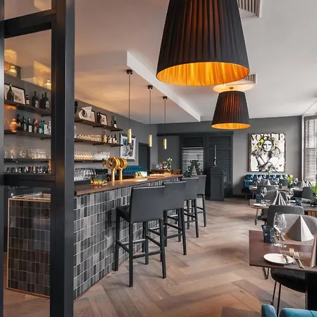 ホテル Yachtclub 4*