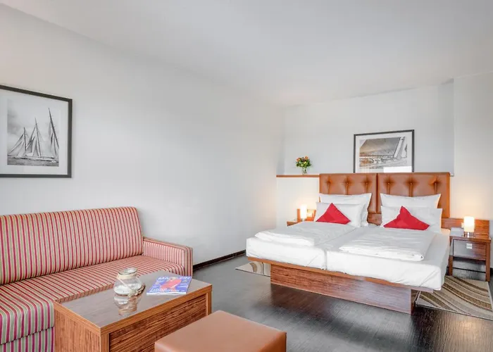 Hotell Yachtclub 4*